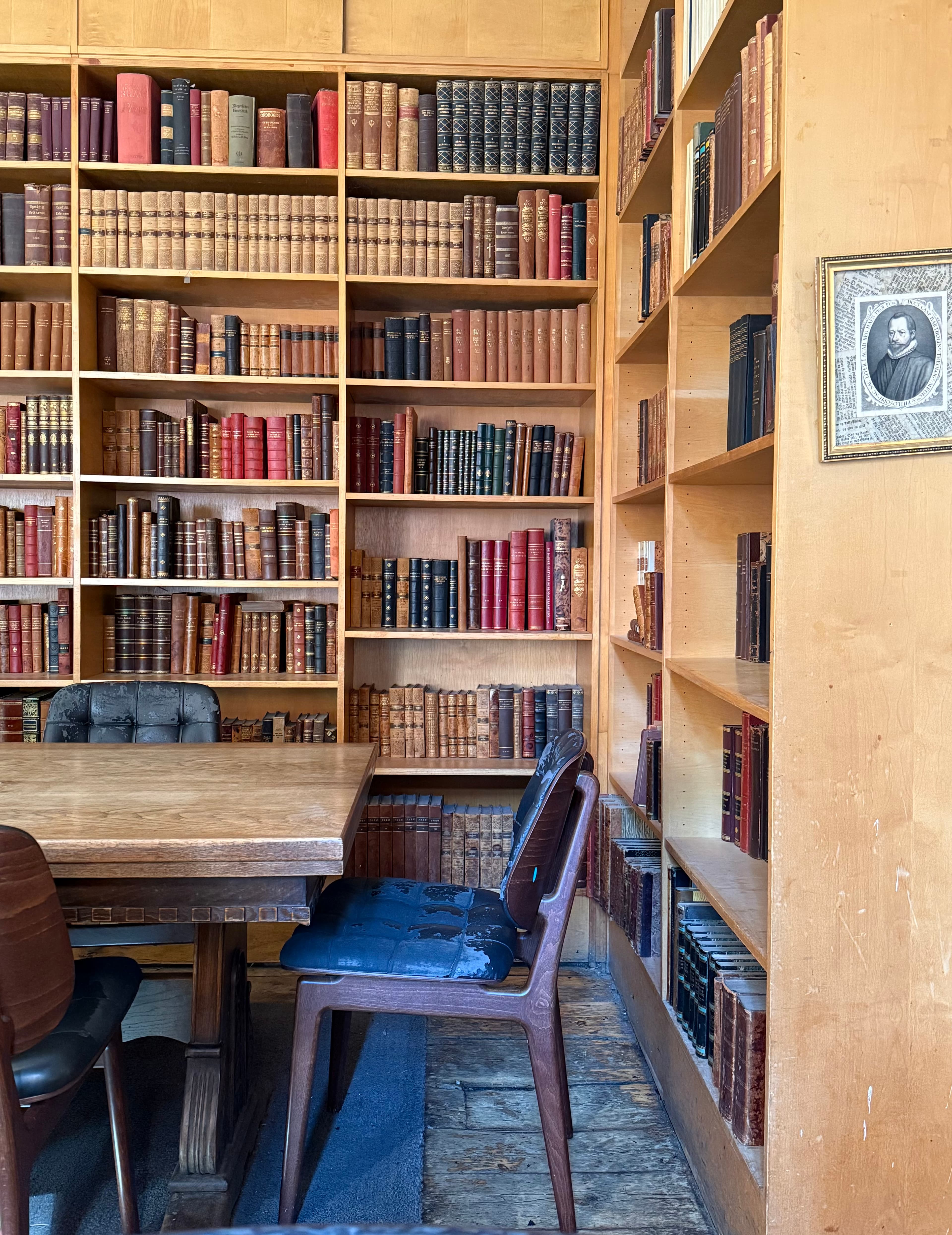 Anthropological research and publications — אנתרופולוגית, מחקר תרבות ועיצוב דני